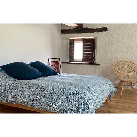 Chambre Triple Deluxe - Gite De La Louve Fougax-et-Barrineuf Buitenkant foto